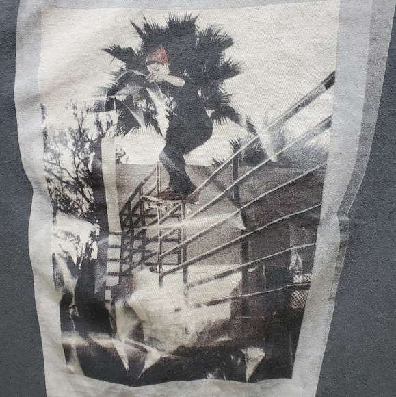 DC Skateboard Graphic Tee T-Shirt - Size L - Picture 2 of 4